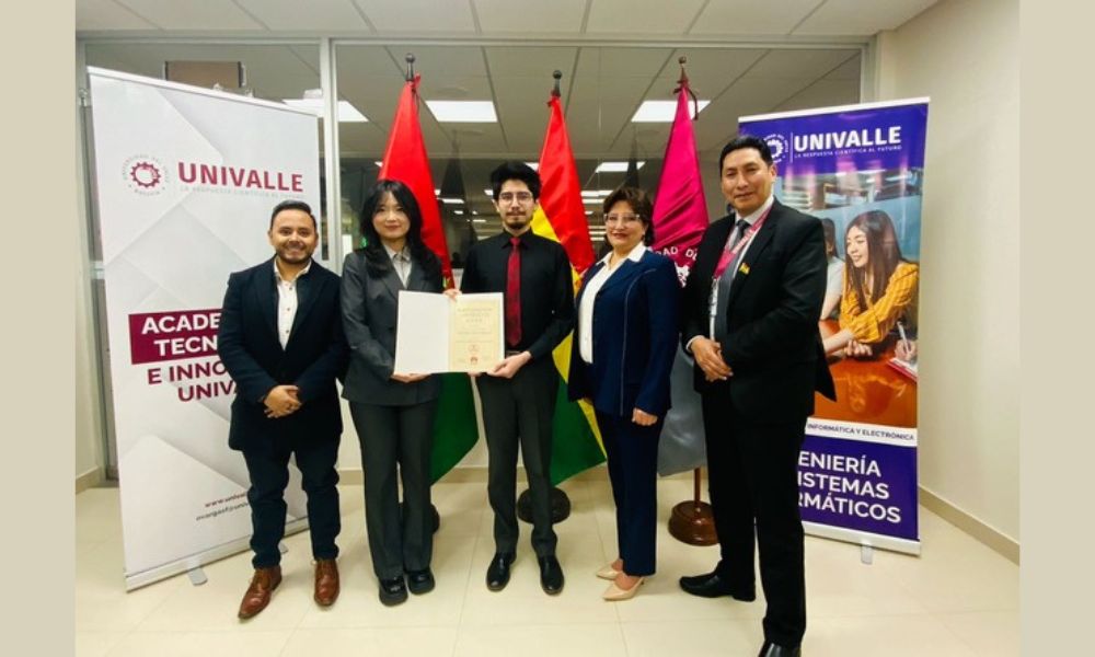Huawei reconoce la excelencia académica de estudiante de Univalle con acceso directo a examen de certificación internacional