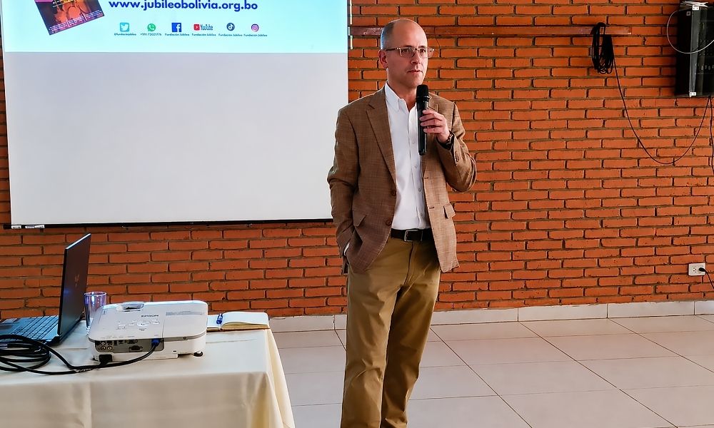 YPFB ANTE EL ESPEJO: Raúl Velásquez  plantea romper con modelo que convirtió  a la petrolera en una ESTRUCTURA  BUROCRÁTICA Y POLITIZADA